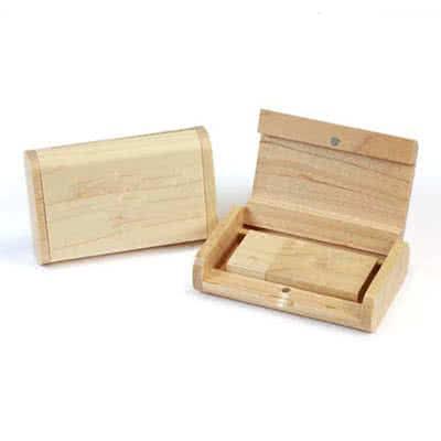 Boite en bois avec fermeture aimantée